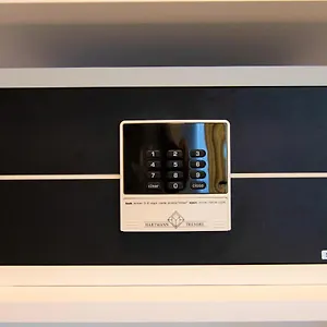 Hotel Amplidi, Hanower